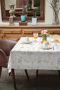 Toalha de Mesa Retangular 8 Lugares Floral Flores do Campo Delicados Tons Amarelos Alaranjados Ramos Folhas Verdes e Beges Estampado Campina 1,50x2,70m